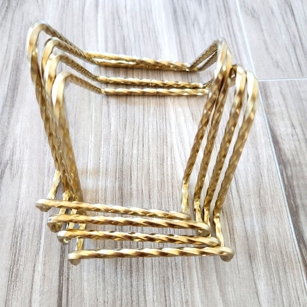 Five Gold Wallet Small Purse Stands